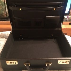 Expandable Briefcase